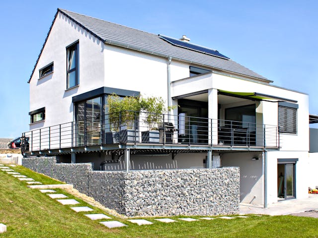 Fertighaus Homestory 139 von LEHNER HAUS Schlüsselfertig ab 466570€, Satteldach-Klassiker Außenansicht 1