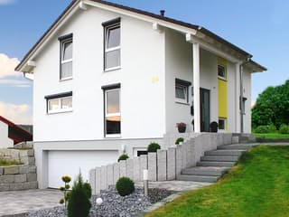 Fertighaus Homestory 31 von LEHNER HAUS Schlüsselfertig ab 332800€, Satteldach-Klassiker Außenansicht 1
