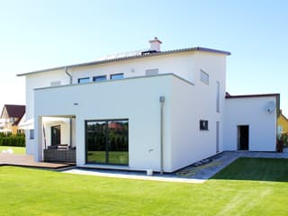 Fertighaus Homestory 43 von Lehner Haus Schlüsselfertig ab 455000€, Satteldach-Klassiker Außenansicht 1