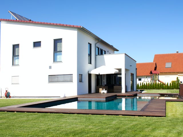 Fertighaus Homestory 43 von Lehner Haus Schlüsselfertig ab 455000€, Satteldach-Klassiker Außenansicht 3