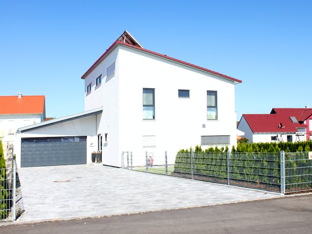 Fertighaus Homestory 43 von Lehner Haus Schlüsselfertig ab 455000€, Satteldach-Klassiker Außenansicht 5