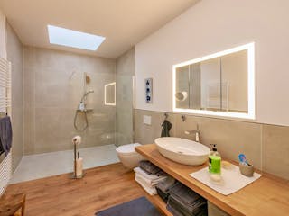 Fertighaus Jubiläumshaus Bungalow mit Flachdach von Holz & Dach Living Ausbauhaus ab 270000€, Bungalow Innenansicht 4