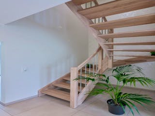 Fertighaus Jubiläumshaus Stadtvilla mit Zeltdach von Holz & Dach Living Ausbauhaus ab 284499€, Stadtvilla Innenansicht 3