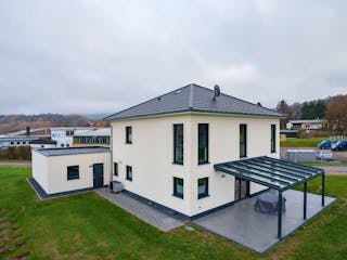 Fertighaus Jubiläumshaus Stadtvilla mit Zeltdach von Holz & Dach Living Ausbauhaus ab 284499€, Stadtvilla Innenansicht 8