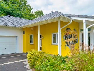 Fertighaus SOLUTION Hannover von Living Fertighaus, Bungalow Außenansicht 1