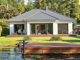 Massivhaus Valentin von KBS Bau, Bungalow Außenansicht 2