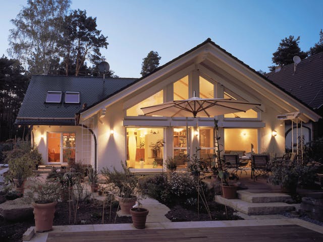 Fertighaus Mondo von Fingerhut Haus Schlüsselfertig ab 638767€, Satteldach-Klassiker Außenansicht 1