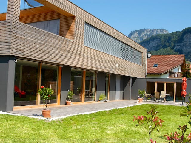 Fertighaus Langen von Holzhaus Rosskopf Schlüsselfertig ab 649000€, Cubushaus Außenansicht 1