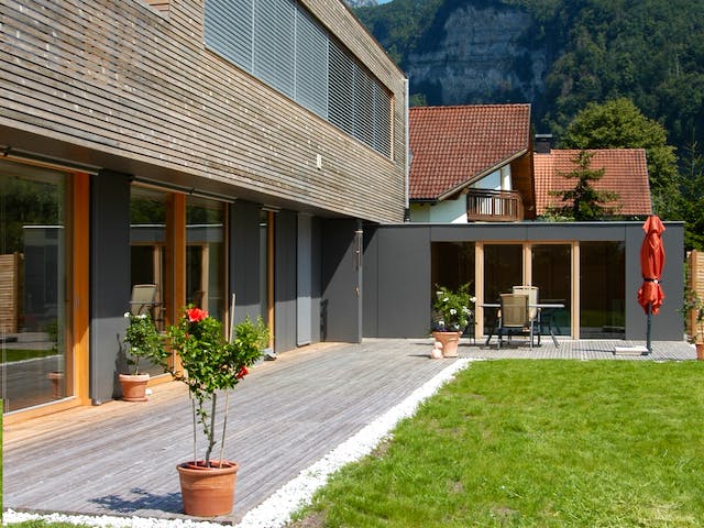 Fertighaus Langen von Holzhaus Rosskopf Schlüsselfertig ab 649000€, Cubushaus Außenansicht 3