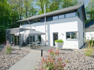 Fertighaus Musterhaus Bad Vilbel - KUBUS Edition Holz von Meisterstück-HAUS Schlüsselfertig ab 459296€, Außenansicht 2