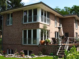 Massivhaus BUCHENHAIN von Kagebau, Stadtvilla Außenansicht 1