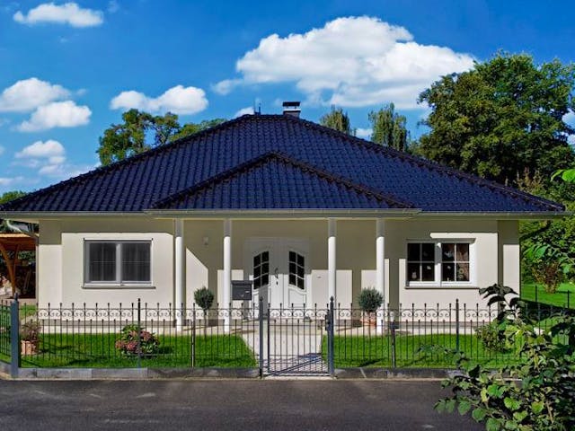 Massivhaus Bungalow Zingst von ROTH MASSIVHAUS, Bungalow Außenansicht 2