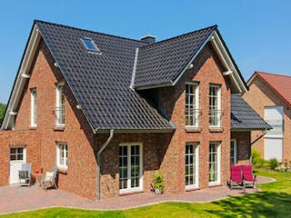 Massivhaus Kapitänshaus 150 von ECO System HAUS Schlüsselfertig ab 318900€, Satteldach-Klassiker Außenansicht 3