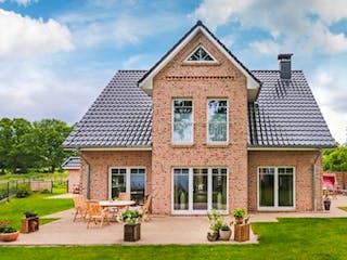 Massivhaus Kapitänshaus 160 von ECO System HAUS Schlüsselfertig ab 339000€, Satteldach-Klassiker Außenansicht 1