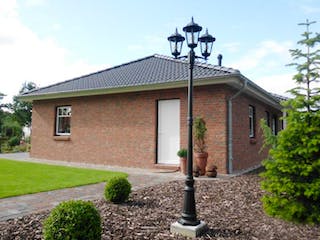 Massivhaus Matthias Claudius 147 von Stoll Haus Schlüsselfertig ab 233300€, Bungalow Außenansicht 2