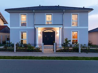 Fertighaus Vitalhaus Albaching von Regnauer Hausbau Schlüsselfertig ab 753950€,  Außenansicht 2