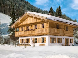 Fertighaus Vitalhaus Kirchberg von Regnauer Hausbau, Satteldach-Klassiker Außenansicht 1
