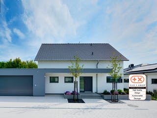 Fertighaus MH LIFE von WEISS Holzhaus Schlüsselfertig ab 418844€, Satteldach-Klassiker Außenansicht 3
