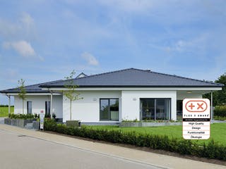 Fertighaus MH VITA von WEISS Holzhaus Schlüsselfertig ab 663300€, Bungalow Außenansicht 2