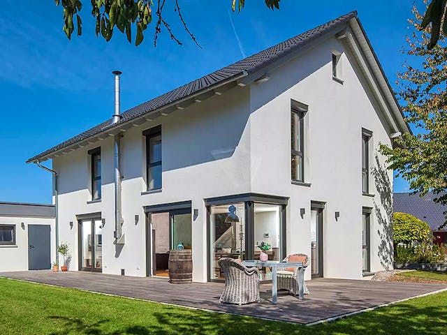 Massivhaus Haus Zimdal von Projektbau Mutter, Satteldach-Klassiker Außenansicht 1