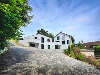 Massivhaus Mehrgenerationenhaus Calw von MYMassivhaus, Satteldach-Klassiker Außenansicht 2