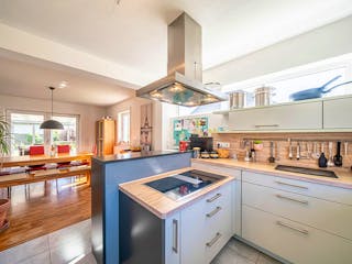 Massivhaus Massivhaus Thumann mit Erker und großer Erholungsoase von MYMassivhaus, Satteldach-Klassiker Innenansicht 3