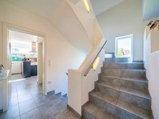 Massivhaus Massivhaus Thumann mit Erker und großer Erholungsoase von MYMassivhaus, Satteldach-Klassiker Innenansicht 5