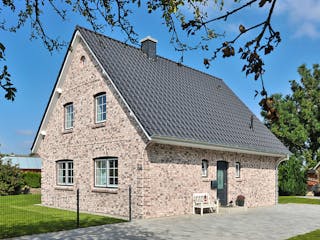 Massivhaus Einfeld von Nissen Massivhaus, Satteldach-Klassiker Außenansicht 1