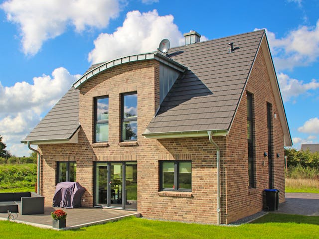 Massivhaus Friedrichsort von Nissen Massivhaus, Satteldach-Klassiker Außenansicht 1 Massivhaus Friedrichsort von Nissen Massivhaus, Satteldach-Klassiker Außenansicht 1