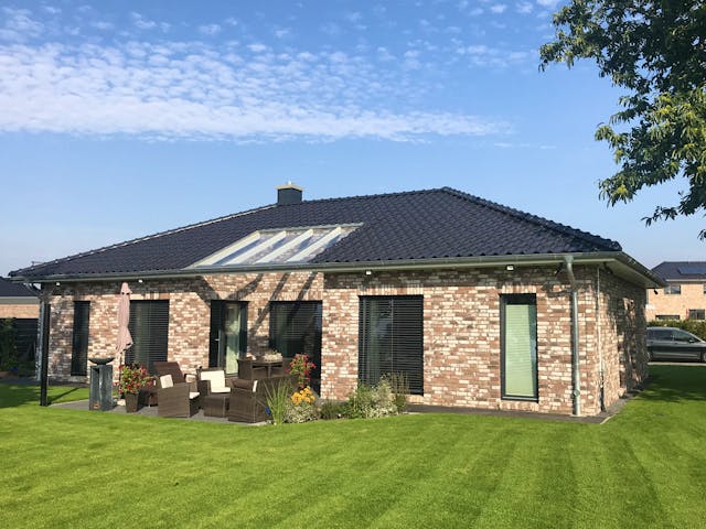 Massivhaus Schwedeneck von Nissen Massivhaus, Bungalow Außenansicht 1 Massivhaus Schwedeneck von Nissen Massivhaus, Bungalow Außenansicht 1