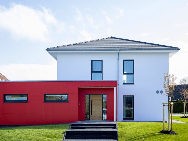 Fertighaus Staffel 16 von OKAL Haus Schlüsselfertig ab 565900€, Stadtvilla Außenansicht 1