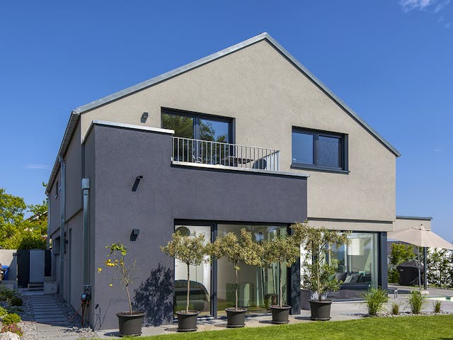 Massivhaus Achenbach von Plan-Concept Massivhaus, Satteldach-Klassiker Außenansicht 1
