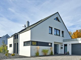 Massivhaus Götze von Plan-Concept Massivhaus, Satteldach-Klassiker Außenansicht 2