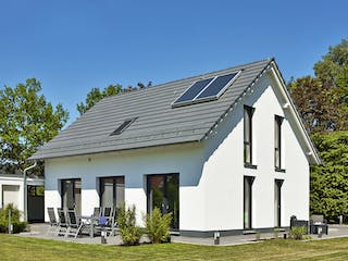 Massivhaus Paulik von Plan-Concept Massivhaus, Satteldach-Klassiker Außenansicht 1