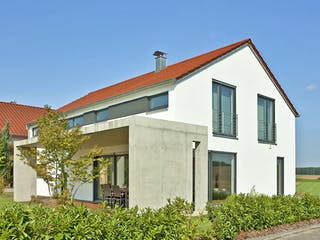 Massivhaus Zöllner von Plan-Concept Massivhaus, Satteldach-Klassiker Außenansicht 4