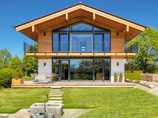 Fertighaus Vitalhaus Liesl von Regnauer Hausbau, Satteldach-Klassiker Außenansicht 1