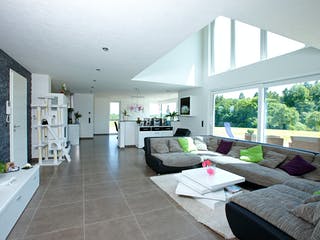 Fertighaus Ibiza von Rems-Murr-Holzhaus Ausbauhaus ab 441508€, Pultdachhaus Innenansicht 1