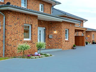 Massivhaus Stadtvilla Lugana von ROTH-MASSIVHAUS Schlüsselfertig ab 341500€, Stadtvilla Außenansicht 4