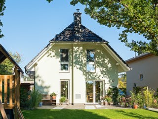 Massivhaus Haus Stade von ROTH-MASSIVHAUS Schlüsselfertig ab 271300€, Satteldach-Klassiker Außenansicht 2