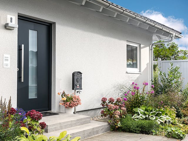 Fertighaus E 10-093.3 - Bungalow mit Pool von SchwörerHaus Schlüsselfertig ab 307618€, Bungalow Außenansicht 3