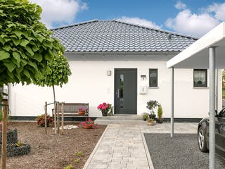 Fertighaus E 10-097.2 - Kompakter Bungalow von SchwörerHaus Schlüsselfertig ab 313062€, Bungalow Außenansicht 4