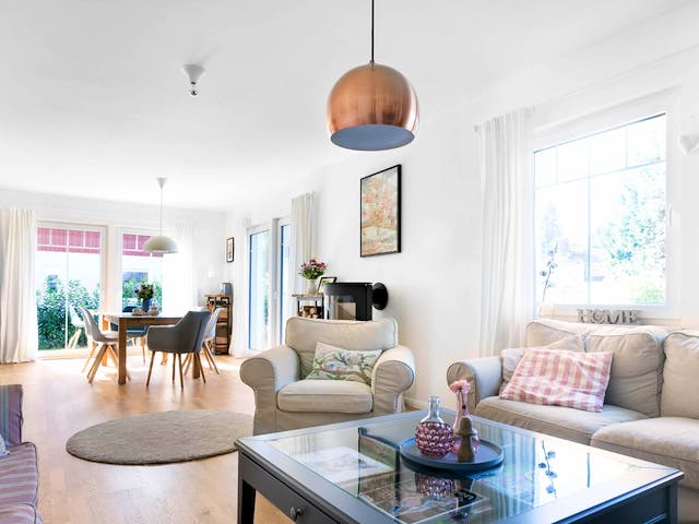 Fertighaus E 15-144.4 - Schwedenhaus von SchwörerHaus Schlüsselfertig ab 367850€, Satteldach-Klassiker Innenansicht 1