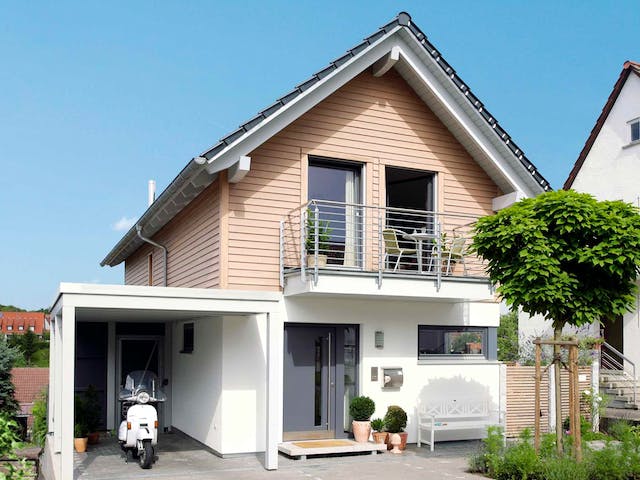 Fertighaus E 15-150.2 - Schmales Hauskonzept von SchwörerHaus Schlüsselfertig ab 390969€, Satteldach-Klassiker Außenansicht 1