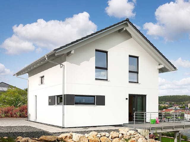 Fertighaus E 15-121.7 - Kundenhaus Bagatur von SchwörerHaus Schlüsselfertig ab 352818€, Satteldach-Klassiker Außenansicht 2