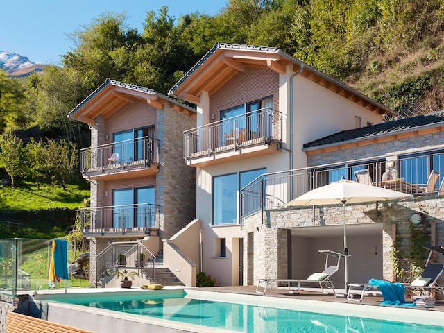 Fertighaus E 20-172.4 - Fertighaus mediterran von SchwörerHaus Schlüsselfertig ab 704818€, Außenansicht 2