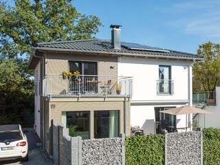 Fertighaus E 20-163.2 - Nachhaltige Stadtvilla von SchwörerHaus Schlüsselfertig ab 448554€, Stadtvilla Außenansicht 2