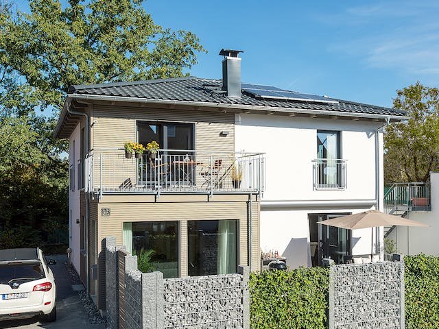 Fertighaus E 20-163.2 - Nachhaltige Stadtvilla von SchwörerHaus Schlüsselfertig ab 448554€, Stadtvilla Außenansicht 2