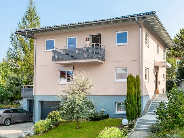 Fertighaus E 20-173.3 - Stadtvilla in Hanglage von SchwörerHaus - Österreich Schlüsselfertig ab 461010€, Außenansicht 1
