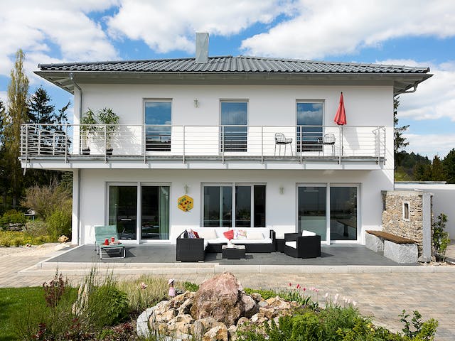 Fertighaus E 20-189.4 - Individuelle Stadtvilla nach eigenem Wunsch von SchwörerHaus, Außenansicht 3