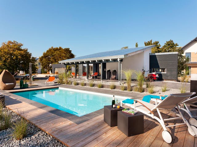 Fertighaus F 10-043.7 - FlyingSpaces Bungalow von SchwörerHaus Schlüsselfertig ab 324338€, Bungalow Außenansicht 2